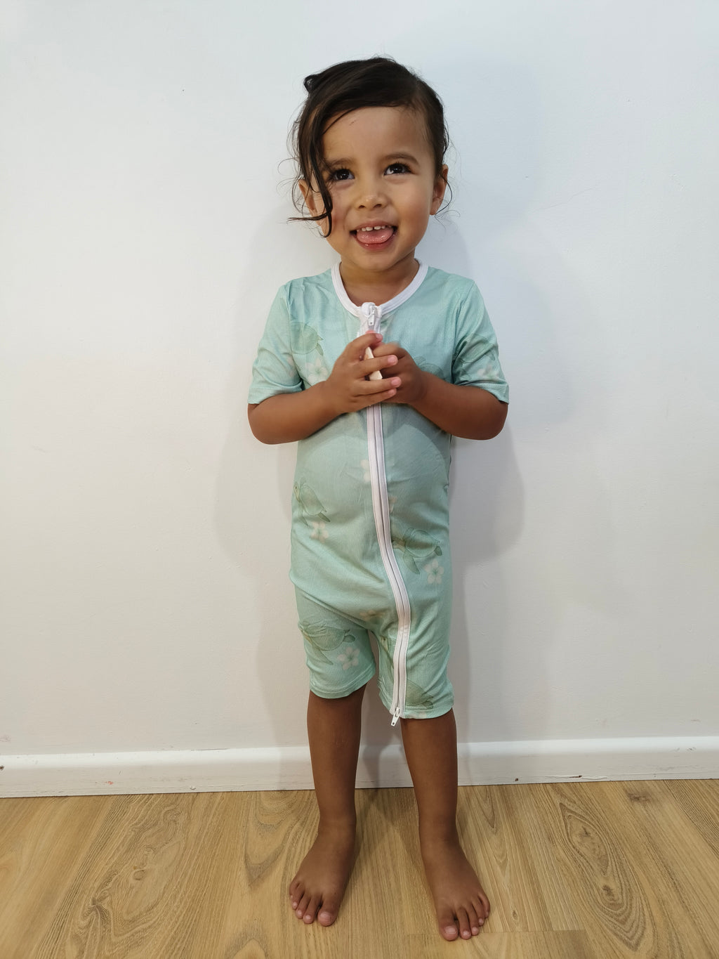 Short Sleeve Onesie + FREE matching bib