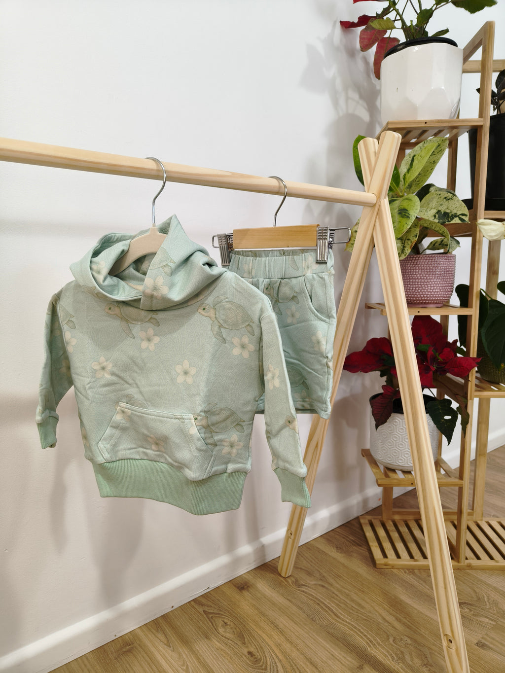 Jumper and shorts set